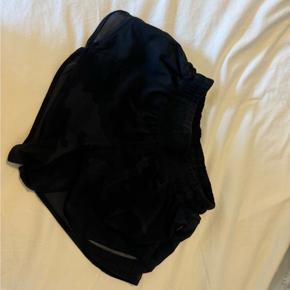 lululemon athletica Pants - lululemon black camo hotty hot shorts size 2